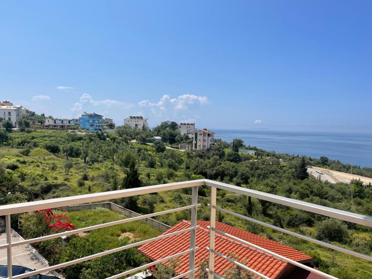Season Inn Dhërmi Buitenkant foto