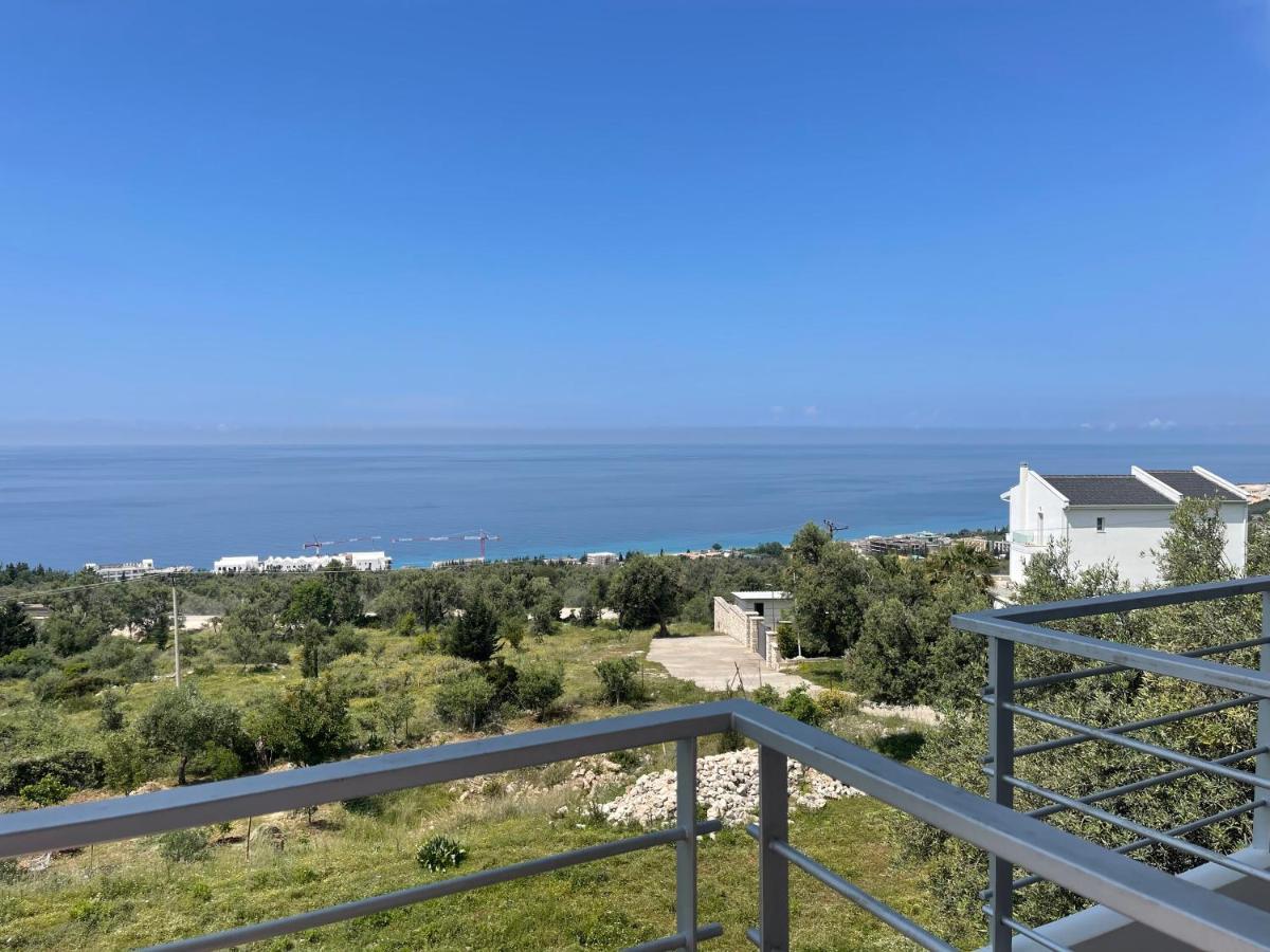 Season Inn Dhërmi Buitenkant foto