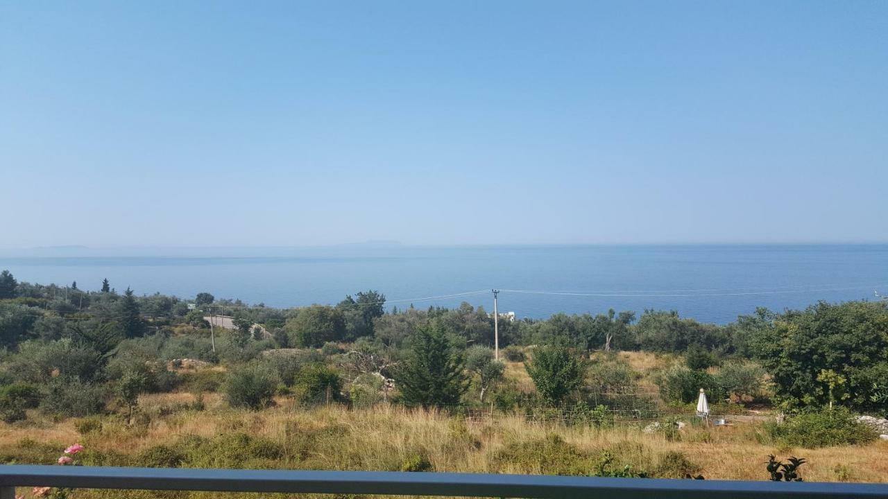 Season Inn Dhërmi Buitenkant foto